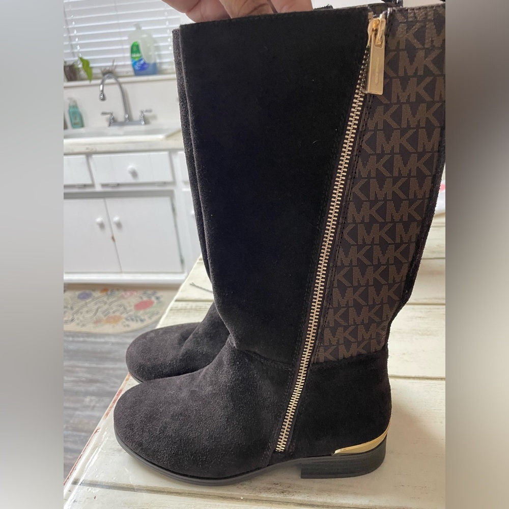 Micheal Kors boots girls